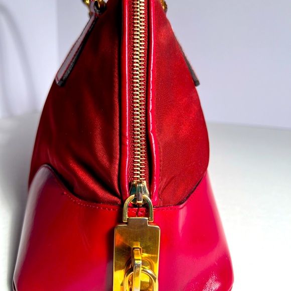 Valentine’s Day special
Prada Borsa a Mano Canapa Cinghiale Cognac Tote - - Picture 6 of 16